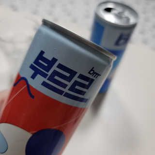 [칼로리 걱정 NO 제로칼로리 탄산음료]  부담없이 즐기는 부르르Brrr~~ 제로 콜라 — 5점을 준 리뷰어가 2020년 12월 올린 사용 사진