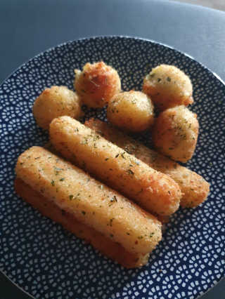 가치식탁 리얼치즈스틱, 리얼크림치즈볼 — 5점을 준 리뷰어가 2020년 9월 올린 사용 사진