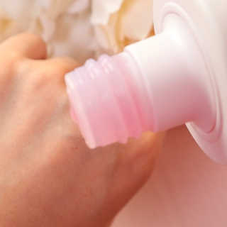 어글리프루프 에센스 스탑디어글리 레드모먼트 에센스 120ml — 5점을 준 리뷰어가 2020년 10월 올린 사용 사진