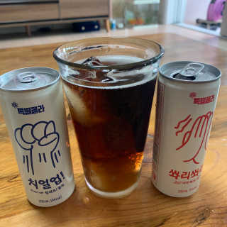 일화 No 슈가0Kcal 스테비아 톡별콜라 콤보팩 250mlX30 캔 — 4.5점을 준 리뷰어가 2020년 7월 올린 사용 사진