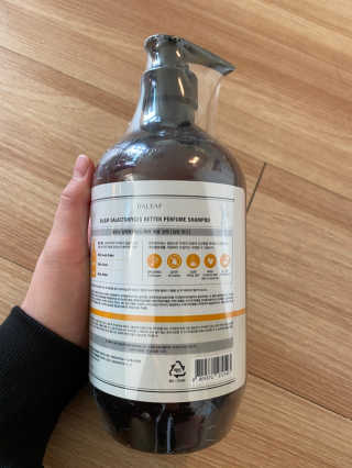 달리프 베러 퍼퓸 샴푸 1000ml 레이니데이 or 일랑로즈 — 3점을 준 리뷰어가 2020년 11월 올린 사용 사진