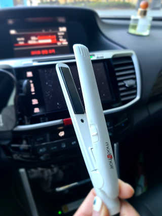 모즈헤어 휴대용 미니 고데기 — 4.5점을 준 리뷰어가 2020년 10월 올린 사용 사진