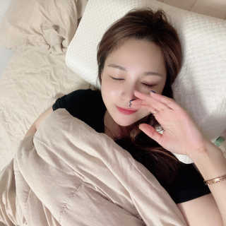 포유 메모리폼 경추베개 자모니베개 — 5점을 준 리뷰어가 2020년 7월 올린 사용 사진