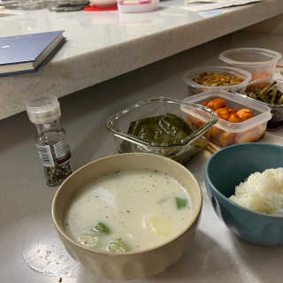 한촌몰 설렁탕집 가마솥 도가니탕 350g x 2팩 — 5점을 준 리뷰어가 2020년 8월 올린 사용 사진
