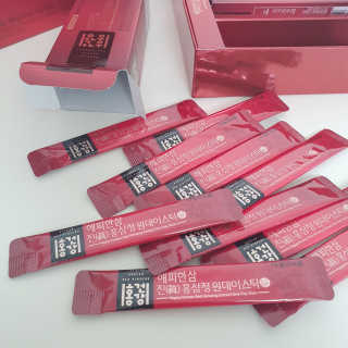 홍건강 해피한삼 진 홍삼정 원데이스틱 10g x 30포 — 5점을 준 리뷰어가 2020년 5월 올린 사용 사진