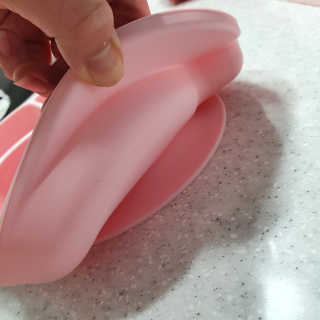유비맘 캐릭터 실리콘 흡착 식판_색상 랜덤발송 — 5점을 준 리뷰어가 2020년 10월 올린 사용 사진
