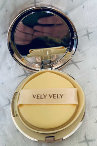 VELY VELY 아우라 허니 글로우 쿠션 — 5점을 준 리뷰어가 2020년 4월 올린 사용 사진