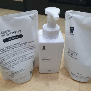 [생활공작소]핸드워시 용기 500ml 1개+리필 400ml 2개 — 5점을 준 리뷰어가 2020년 8월 올린 사용 사진