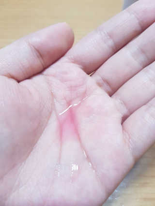 어글리프루프 에센스 스탑디어글리 레드모먼트 에센스 120ml — 5점을 준 리뷰어가 2020년 8월 올린 사용 사진