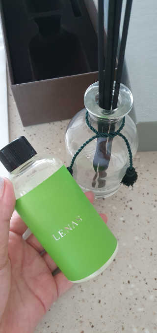 레나스 프리미엄 아로마 디퓨저 200ml  [1SET] — 5점을 준 리뷰어가 2020년 8월 올린 사용 사진
