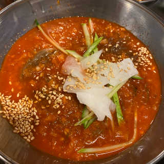 [동네맛집족발] 4개 족발 중 택1 — 5점을 준 리뷰어가 2020년 6월 올린 사용 사진
