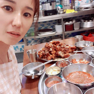 [동네맛집족발] 4개 족발 중 택1 — 5점을 준 리뷰어가 2020년 6월 올린 사용 사진