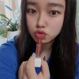 셀프코딩 코드 레드 소프트 립스틱 — 5점을 준 리뷰어가 2020년 8월 올린 사용 사진
