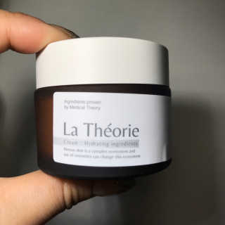 La Theorie Hydrating Ingredients | 하이드레이팅 인그레이디언츠 — 5점을 준 리뷰어가 2020년 5월 올린 사용 사진