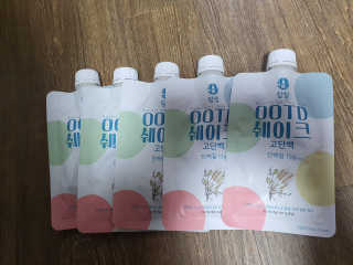 [꾸콤] 참참 OOTD쉐이크 고단백 일주일세트 50g x 5 — 5점을 준 리뷰어가 2020년 10월 올린 사용 사진