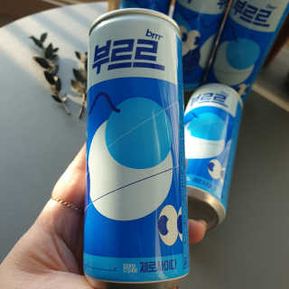 [칼로리 걱정 NO 제로칼로리 탄산음료]  부담없이 즐기는 부르르Brrr~~ 제로 사이다 — 5점을 준 리뷰어가 2020년 12월 올린 사용 사진