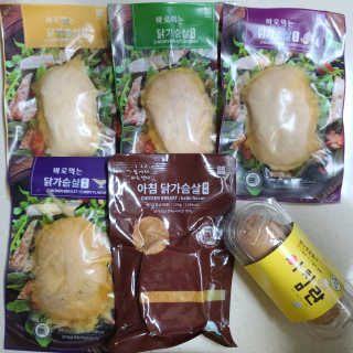 바로 먹는 아침 실온보관 닭가슴살 6종 — 4점을 준 리뷰어가 2020년 9월 올린 사용 사진