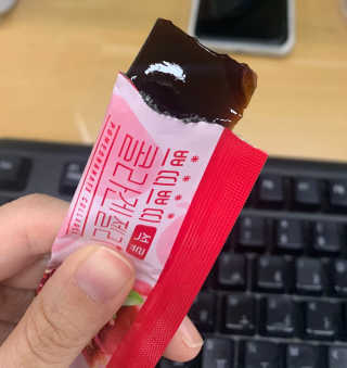 헬스업_쁘띠쁘띠석류콜라겐젤리_20g x 14포 — 4점을 준 리뷰어가 2020년 12월 올린 사용 사진