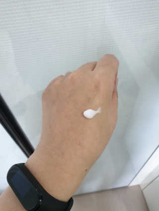 오르힐 울트라레이어 크림 — 4.5점을 준 리뷰어가 2020년 4월 올린 사용 사진