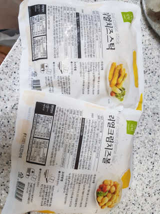 가치식탁 리얼치즈스틱, 리얼크림치즈볼 — 5점을 준 리뷰어가 2020년 9월 올린 사용 사진