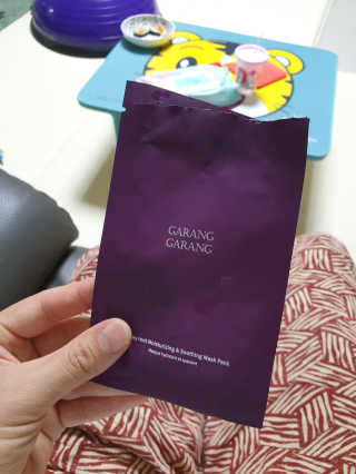 GARANG GARANG 피오니 룻 모이스처라이징 앤 수딩 마스크팩 — 5점을 준 리뷰어가 2020년 4월 올린 사용 사진