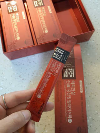홍건강 해피한삼 진 홍삼정 원데이스틱 10g x 30포 — 5점을 준 리뷰어가 2020년 5월 올린 사용 사진