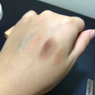 [블랙루즈] 크리스탈 하트 락 섀도우 4종 중 택1 — 5점을 준 리뷰어가 2020년 9월 올린 사용 사진