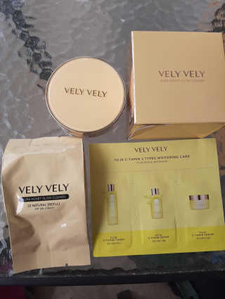 VELY VELY 아우라 허니 글로우 쿠션 — 5점을 준 리뷰어가 2020년 4월 올린 사용 사진