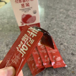 조은약초 석류콜라겐 석류즙 석류쪼옥 젤리 스틱 15포 x 20g — 5점을 준 리뷰어가 2020년 8월 올린 사용 사진