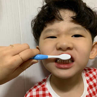 메디덴코 투투스 키즈 어린이 치약 — 4점을 준 리뷰어가 2020년 5월 올린 사용 사진