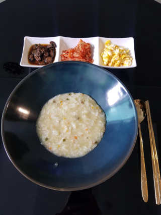 바다는다웰빙이다 완도사랑 전복죽 250g - 2팩 + 전복장조림 2팩 — 4점을 준 리뷰어가 2020년 8월 올린 사용 사진