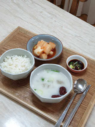 한촌몰 설렁탕집 가마솥 도가니탕 350g x 2팩 — 5점을 준 리뷰어가 2020년 8월 올린 사용 사진