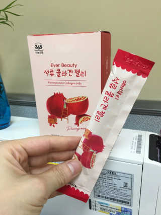 365더건강 에버뷰티 석류콜라겐 젤리 — 5점을 준 리뷰어가 2020년 8월 올린 사용 사진