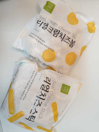 가치식탁 리얼치즈스틱, 리얼크림치즈볼 — 4점을 준 리뷰어가 2020년 8월 올린 사용 사진