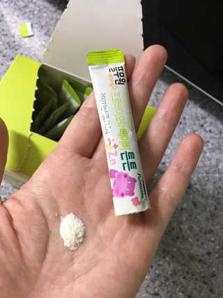 [풀무원베이비밀] 프로바이오락 베이비 튼튼 유산균 — 4.5점을 준 리뷰어가 2020년 7월 올린 사용 사진