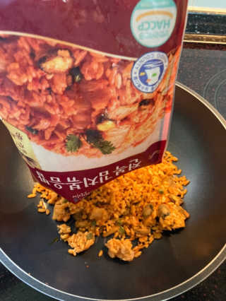바다는다웰빙이다 전복해물볶음밥/전복김치볶음밥 250g-4봉지 — 5점을 준 리뷰어가 2020년 8월 올린 사용 사진