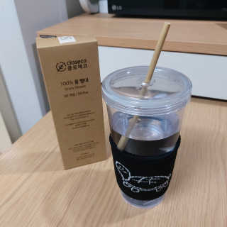 클로에코 친환경 풀빨대와 폐플라스틱 컵홀더 — 5점을 준 리뷰어가 2020년 8월 올린 사용 사진