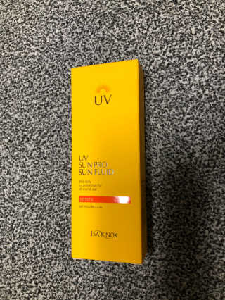 네이처컬렉션 이자녹스 UV 선 프로 365 익스트림 선 플루이드 100ml — 4.5점을 준 리뷰어가 2020년 5월 올린 사용 사진