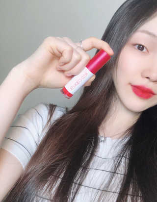레드쿠키 브라우니 벨벳 립 틴트 — 5점을 준 리뷰어가 2020년 5월 올린 사용 사진