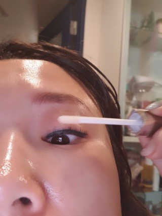 뷰티움얼티밋아이래쉬그로스세럼 — 4.5점을 준 리뷰어가 2020년 5월 올린 사용 사진