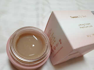 Tween.Ty Skin 트웬티스킨 리프팅 크림 프리미엄 라인 — 5점을 준 리뷰어가 2020년 11월 올린 사용 사진