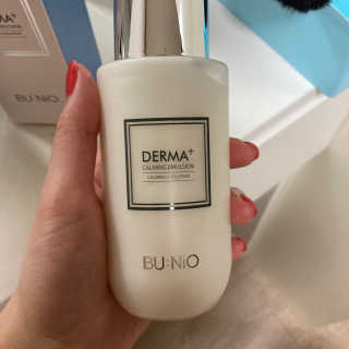 뷰니오 더마플러스 카밍 에멀전200ml — 5점을 준 리뷰어가 2020년 11월 올린 사용 사진