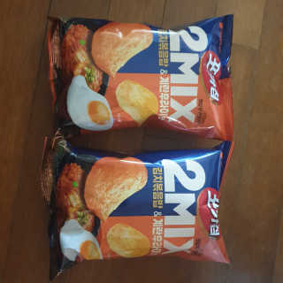포카칩 2MIX 김치볶음밥 and 계란후라이맛 — 5점을 준 리뷰어가 2020년 7월 올린 사용 사진