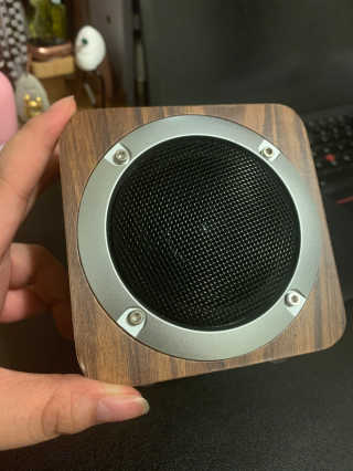 SEVIZ MINI10W 레트로 블루투스 스피커 — 3점을 준 리뷰어가 2020년 7월 올린 사용 사진