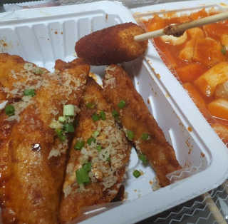 죠스떡볶이 [죠스푸드] 짜빠떡볶이+떡또그+범벅만두 신메뉴 3종 — 4점을 준 리뷰어가 2020년 4월 올린 사용 사진