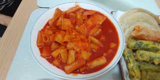 [심플리쿡]창화당떡볶이+모둠만두, 쫄면+굴림만두 SET — 4.5점을 준 리뷰어가 2020년 9월 올린 사용 사진