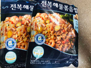 바다는다웰빙이다 전복해물볶음밥/전복김치볶음밥 250g-4봉지 — 4점을 준 리뷰어가 2020년 8월 올린 사용 사진