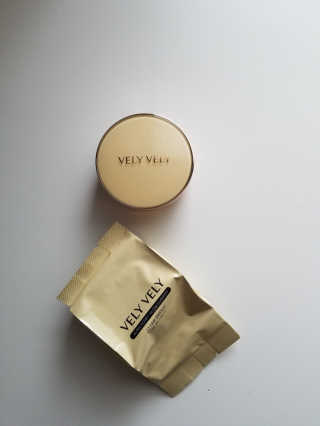VELY VELY 아우라 허니 글로우 쿠션 — 5점을 준 리뷰어가 2020년 4월 올린 사용 사진