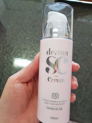 derma SC-Cream 더마에스씨 크림 100ml — 4.5점을 준 리뷰어가 2020년 4월 올린 사용 사진