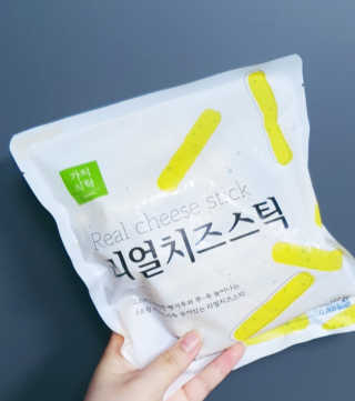가치식탁 리얼치즈스틱, 리얼크림치즈볼 — 5점을 준 리뷰어가 2020년 9월 올린 사용 사진